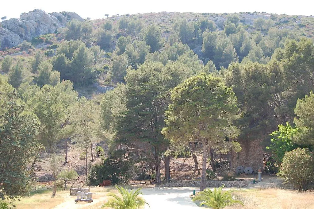 Mountain Beach Villas: Family-Friendly Retreat for Active Travelers Port de Pollenca Villa
