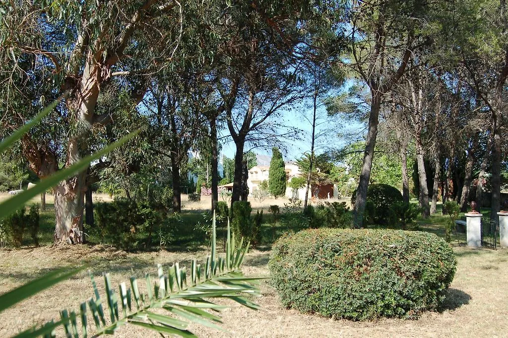Mountain Beach Villas: Family-Friendly Retreat for Active Travelers Port de Pollenca