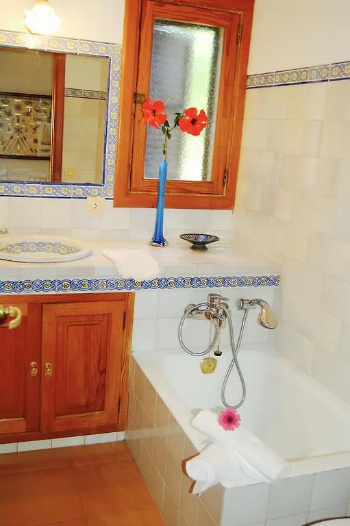 Villa Mountain Beach Villas: Family-Friendly Retreat for Active Travelers Port de Pollenca