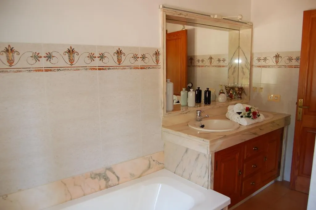 Mountain Beach Villas: Family-Friendly Retreat for Active Travelers Port de Pollenca Villa