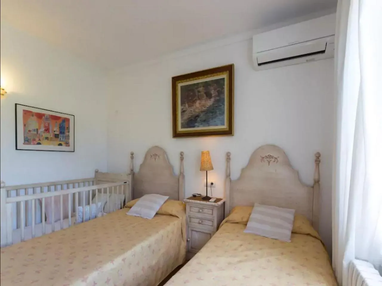 Villa Mountain Beach Villas: Family-Friendly Retreat for Active Travelers Port de Pollenca Spain